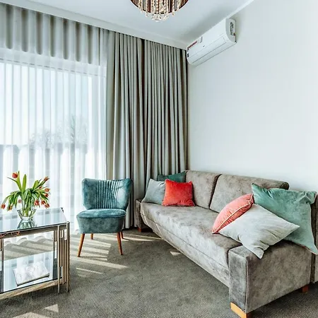 White Marina Устроне-Морске