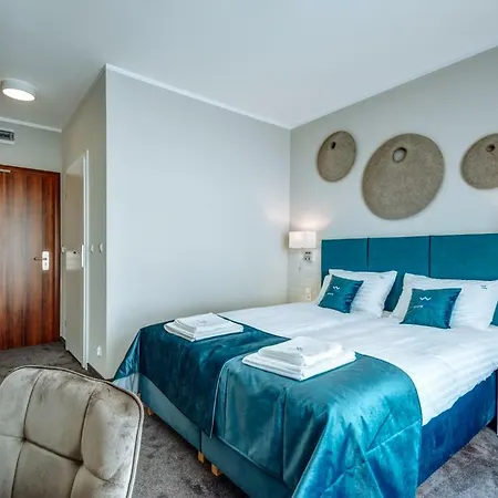 White Marina Проживание в семье