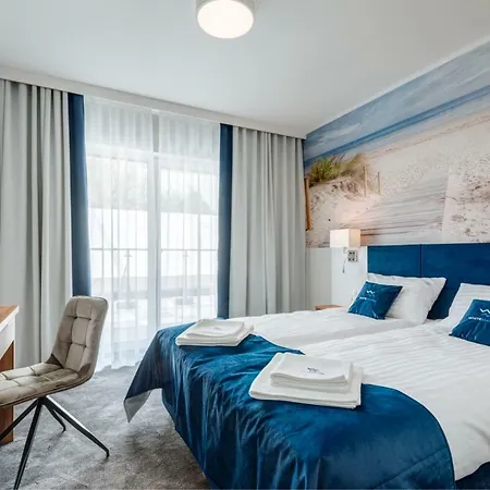 White Marina Устроне-Морске